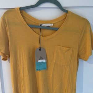 Prana t-shirt. Brand new. Size S.